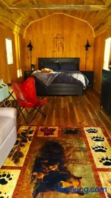 Lazy Bear Cabin 6 - Sleeps up to 4 - Image 4