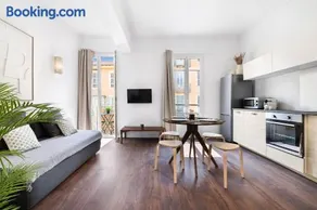 Nice Renting - 47 ARSON - Elegance & Serenity Balcony Private Parking - Image 2