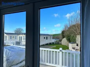 Mollys Retreat pet friendly three bed caravan with small garden Newquay Bay Resort Quieter area of park - Image 4
