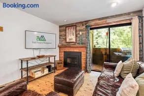 Modern Mountain Riverfront Condo, Walk to Lift - Image 2