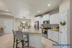 Custom 3BR near Dickies, TCU & Stockyards - Image 3