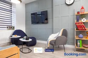 Explore Welsh Wonders, 3 Bedroom House By The One Retreats Short Lets & Serviced Accommodation Treharris - Image 2