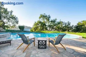 Casa Via Zara - Sweeping Mountain Views with Pool - Image 2