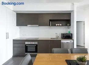 WhitsunStays - The Regal (2br/2bth, Central) - Image 1