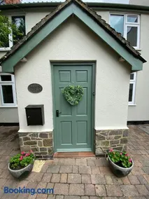 Stoop Cottage - in the heart of Quorn - Image 1