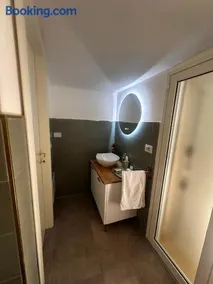 Caroline's Home - Image 2