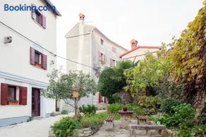 Apartment Castel - Image 1