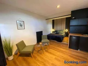 Appartement avec jacuzzi dans la chambre et piscine aux beaux jours - Image 2