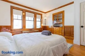 Sunny Private Bedroom #5 - Image 4