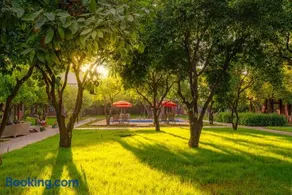 Mandarin Bungalow - Image 3