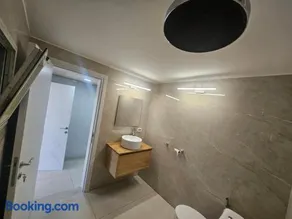 באוירה יהודית - Image 2