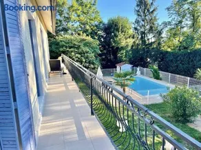 Chambre dans villa avec SDB WC et piscine privée - Image 4