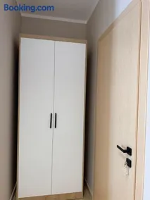 Fly Rooms - Image 5