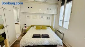 Bright flat near Marais & Chatlet - Image 1