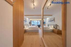 New Exclusive Studio with eFireplace, Pool & Sauna - Image 3