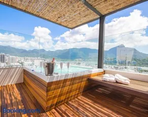Cobertura para alugar em Ipanema com 2 quartos, vista cinematográfica, terraço e jacuzzi - Image 1