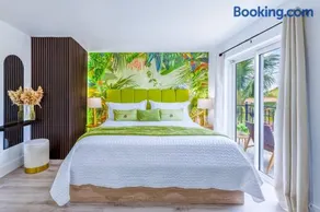 Walk to Coral Gables| Beautiful Property| Sleeps 8 - Image 3