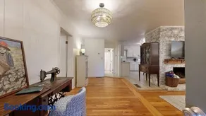 Dog-friendly farm cottage with patio walk to dining & Ecusta Trail ac - Image 3