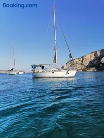2-cottage yacht with 2 showers - Image 2