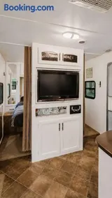 2-bedroom Camper Trailer Cottage #3 - Image 5
