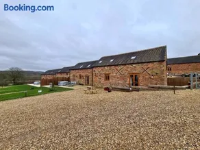 Hastings Retreat Rural barn conversions with Private Lake - Image 2