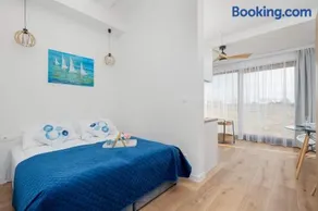 Modern & Spacious Apartments Marynarska by Noclegi Renters - Image 3
