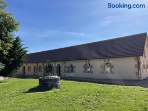 Gîte de charme à Thiel-sur-Acolin avec jardin et climatisation - Image 1