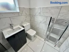 Cosy bungalow Branton Doncaster near Yorkshire wildlife park and doncaster centre - Image 4