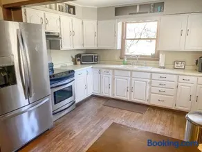 Huge 5 Bedroom 2 12 Bathroom And Pet Friendly - Image 3
