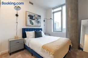 Sophari Towers Bellevue Apartments - Image 5