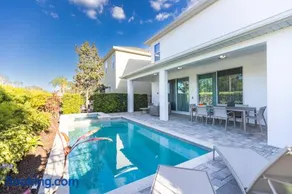 Comfy Modern House w Pool Perfect Location - Image 1