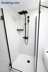 Bright Private 1BR Suite with Separate Entrance - Image 2