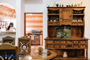 Sunshine House - Made by artists - Image 2