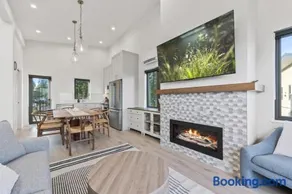Family-Friendly Beachside Bliss - Image 1