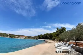 Apartments by the sea Loviste, Peljesac - 20427 - Image 3