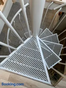 The Art Apartment - Image 3