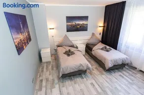 Bremerhavener Suite 2 - Image 1