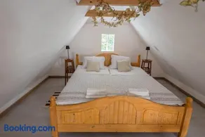 Historic 70m2 Farmhouse - 3 Rooms, Terrace - by Rentujemy - Image 4