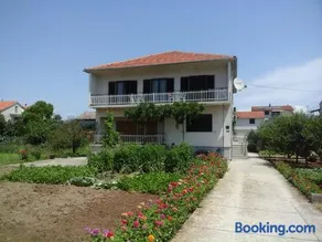 Pave Apartment - Image 2