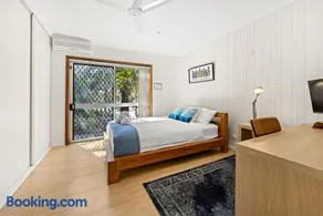 Gone Coastal - Pet Friendly with Swimming Pool - Image 3