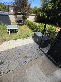 Lovely apartment with Garden and air conditioning - Image 1