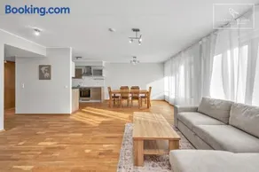 2 BR in Kadriorg with Sauna Balcony and Free Parking - Image 1
