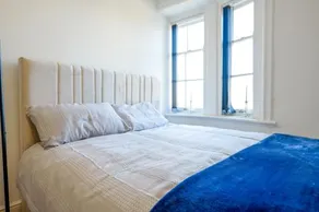 Zeenat Central Bury - Modern 2BR with Free Parking Sleeps 6 - Image 5