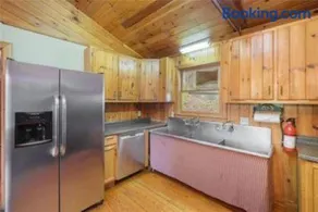Harpers Creek Lodge and Cabins - Image 3