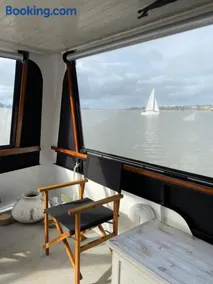 Swamp Fox luxury 2BR Dutch Barge - Image 5