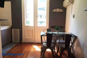 Duplex en centro histórico y turístico sobre AV de Mayo - Image 1