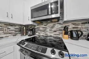 The Orchid-Beachfront Bliss Spacious 2BR Apt In Santa Monica - Image 5