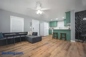 OKC Casita - Private Hot Tub, Fenced Yard, Mins to Top Spots, Pet friendly - Image 2