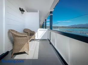 The Pier Hotel - Image 1