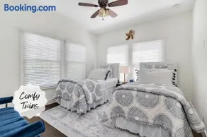 Royal Palms Estate - Image 3